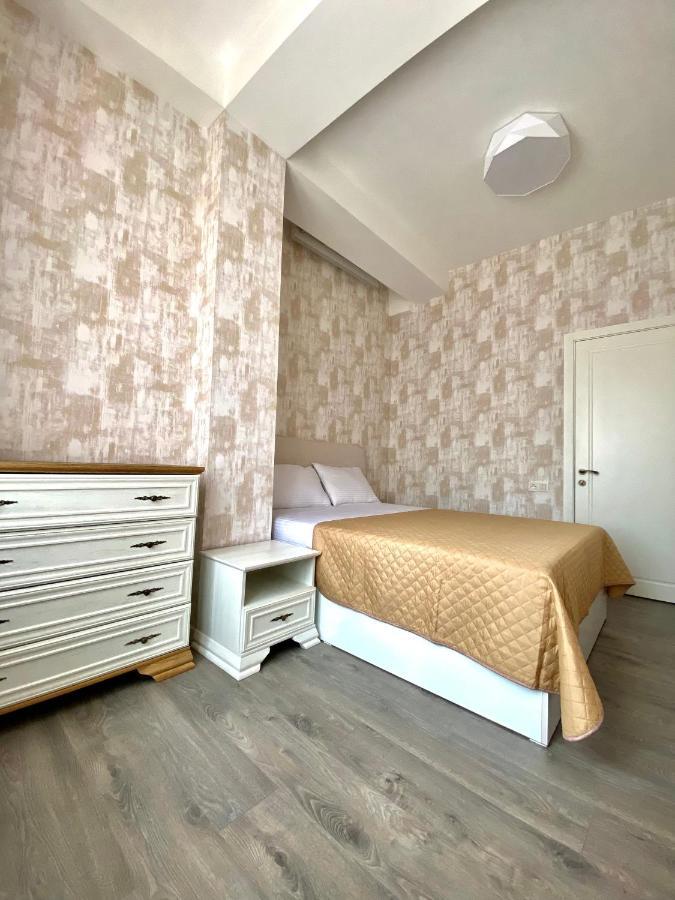 Aparthotel Koetaisi Buitenkant foto