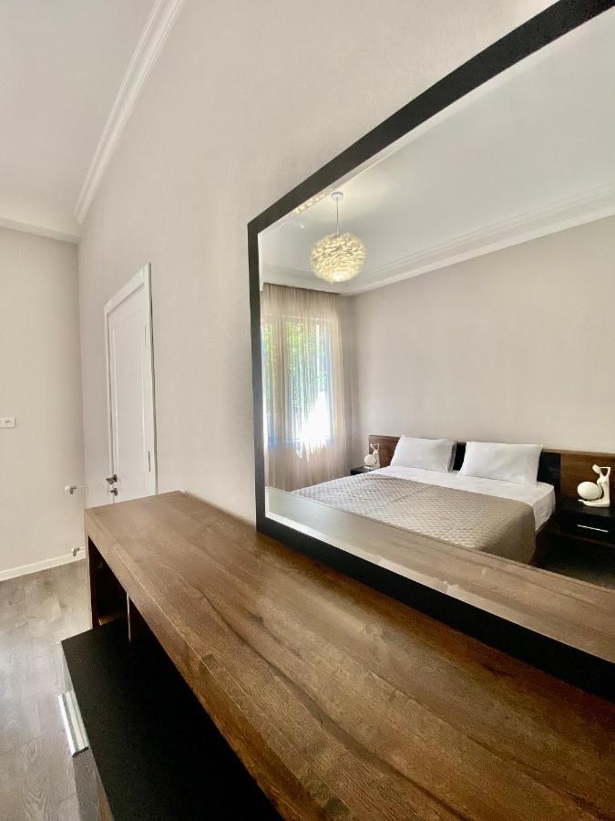 Aparthotel Koetaisi Buitenkant foto