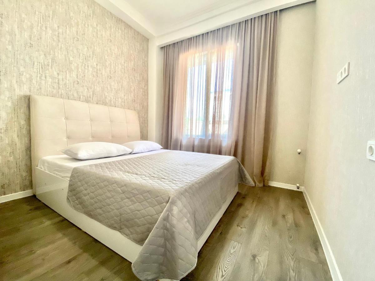 Aparthotel Koetaisi Buitenkant foto