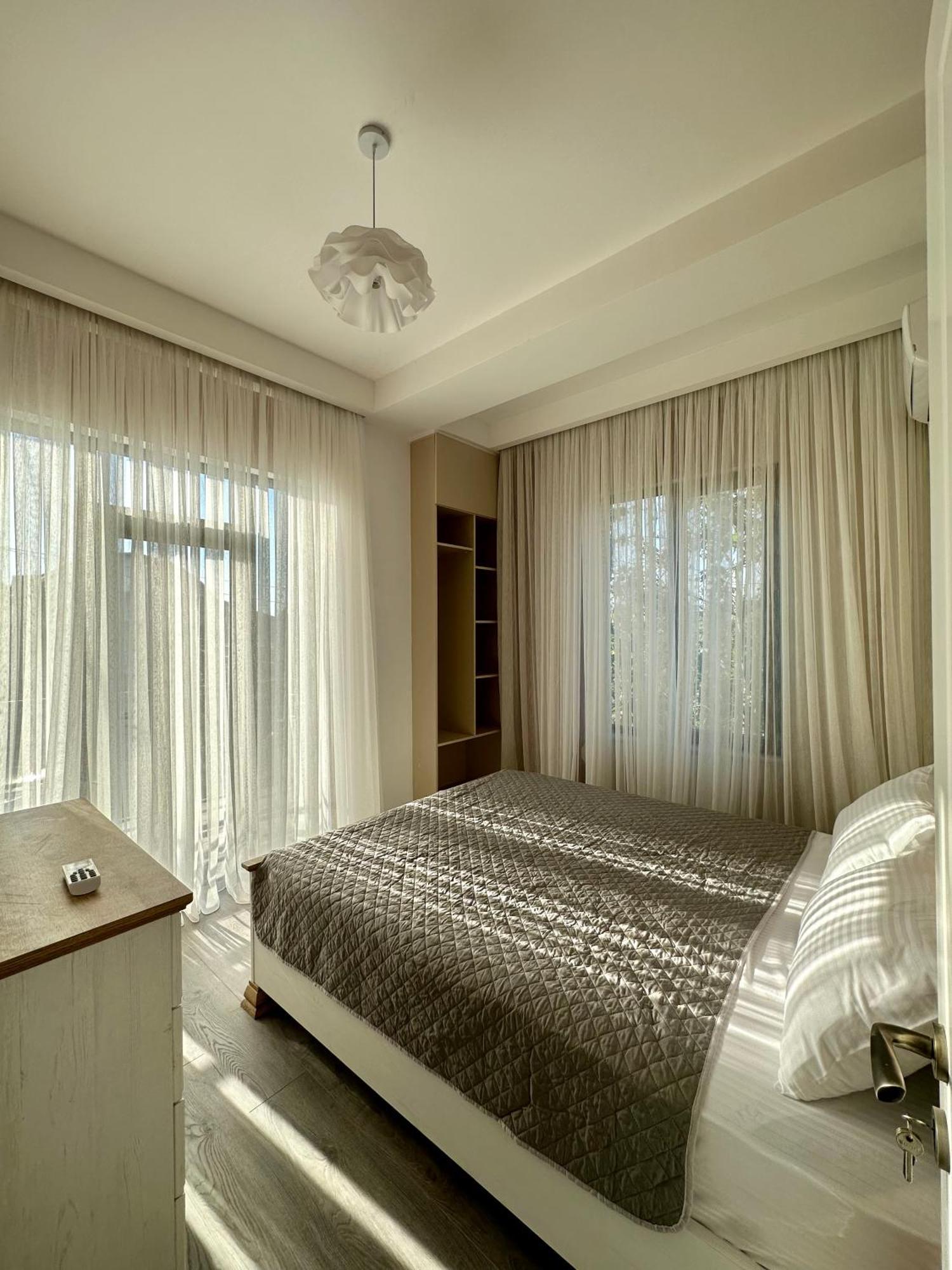 Aparthotel Koetaisi Buitenkant foto