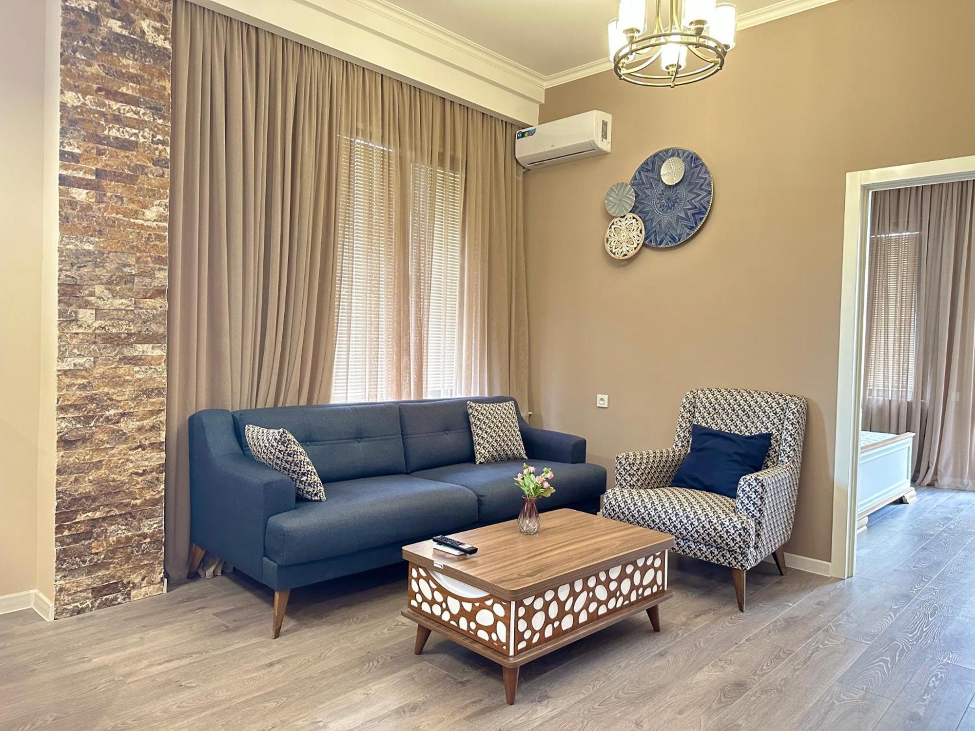 Aparthotel Koetaisi Buitenkant foto