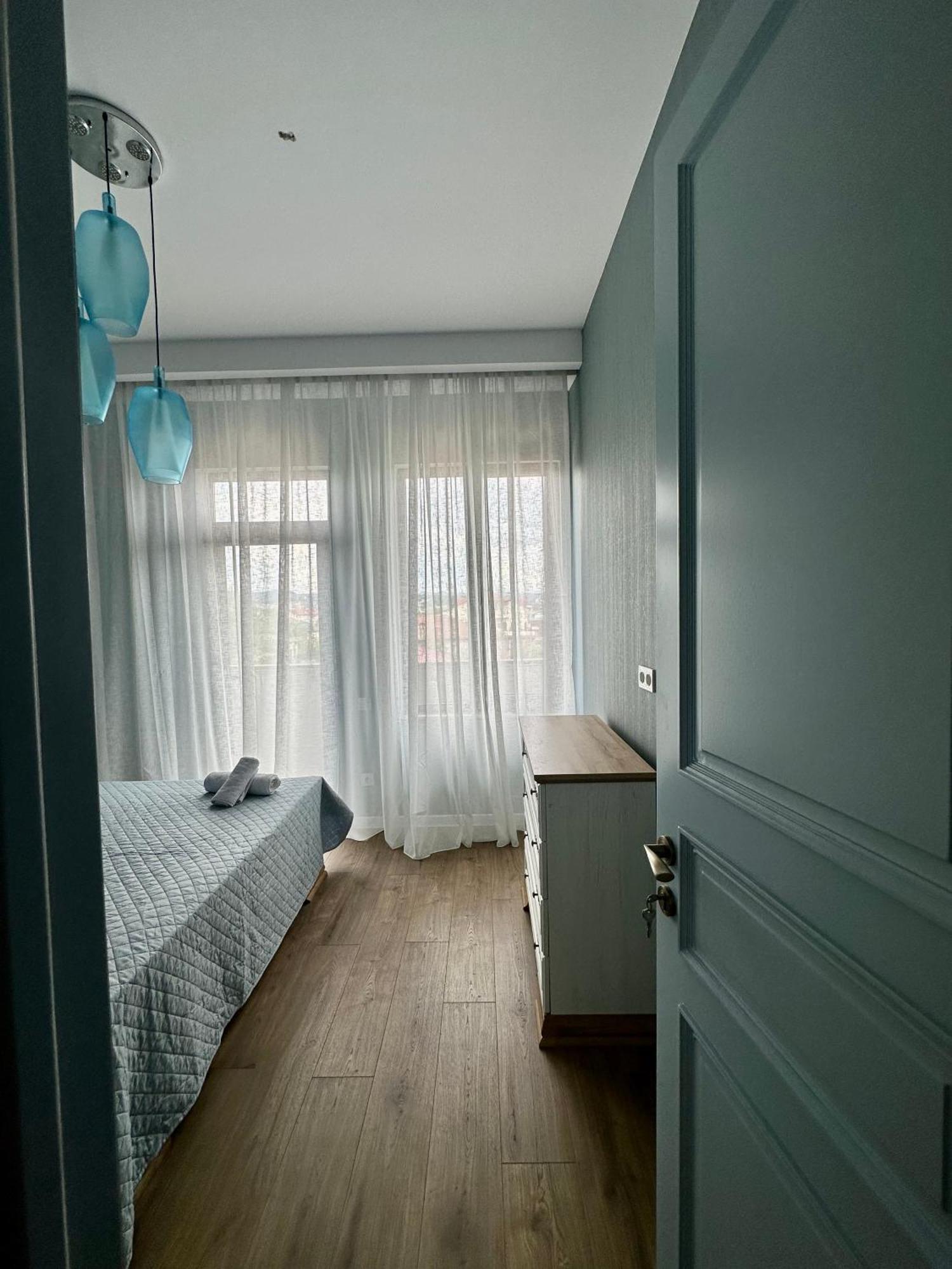 Aparthotel Koetaisi Buitenkant foto