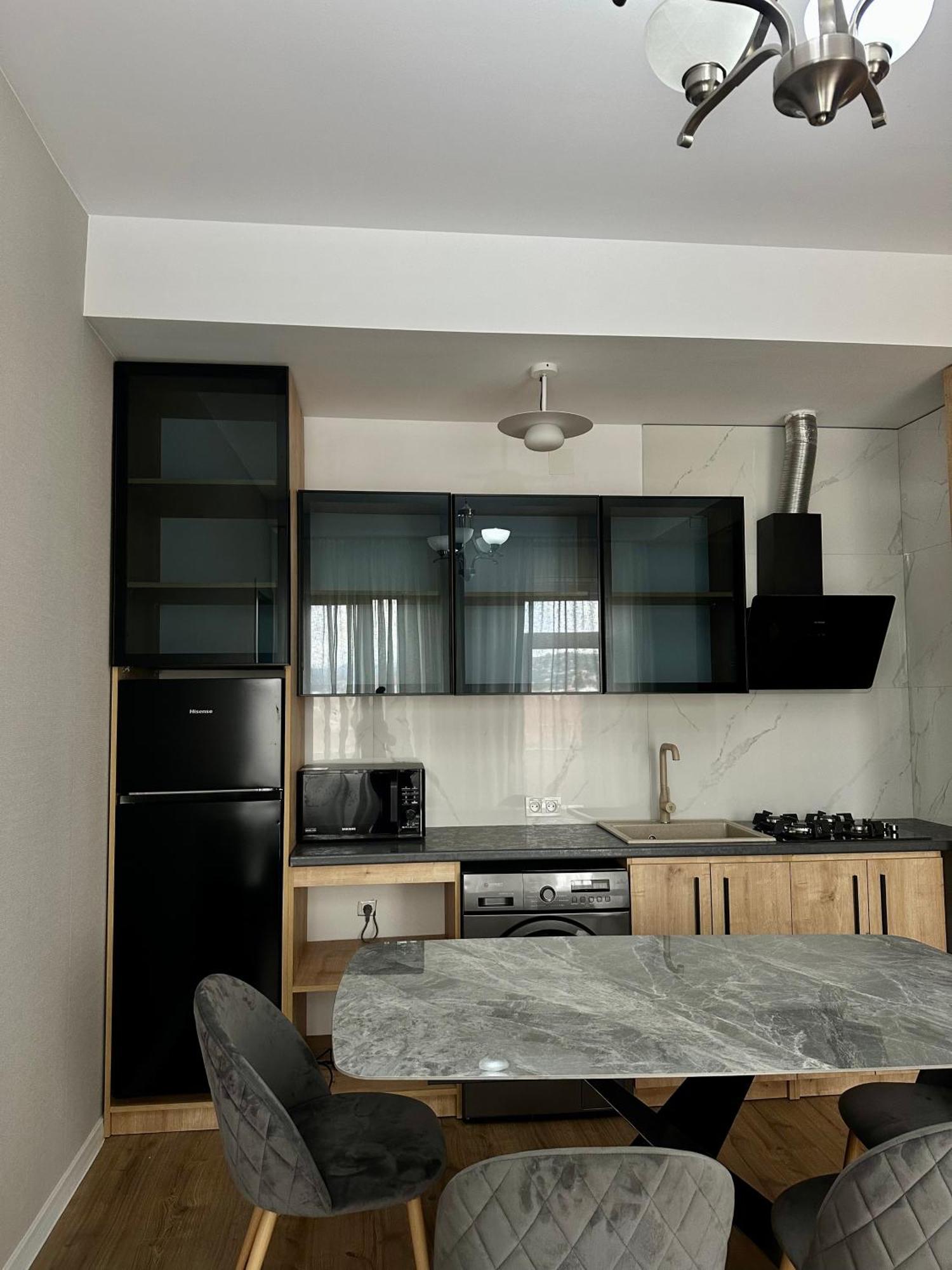 Aparthotel Koetaisi Buitenkant foto