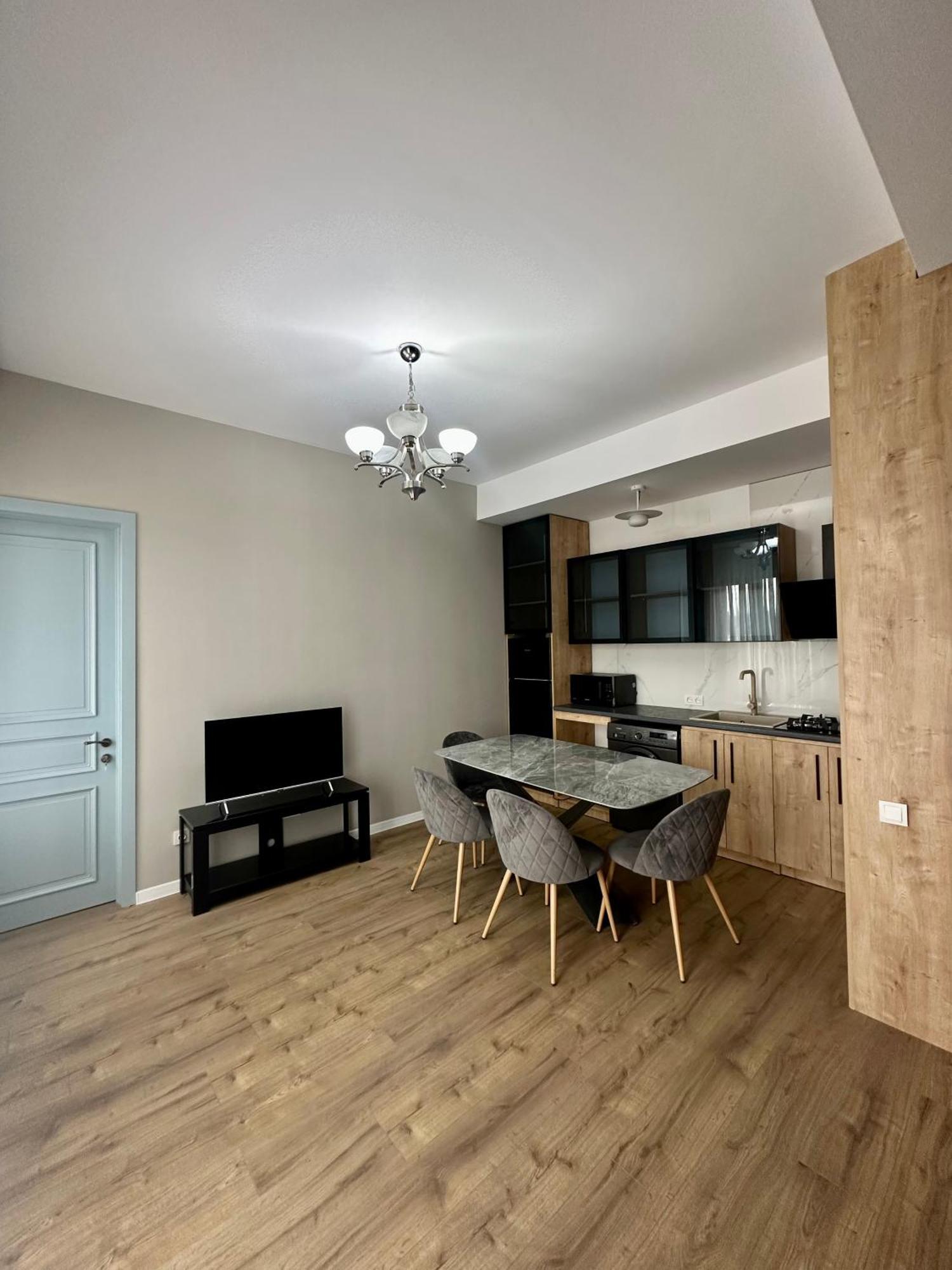Aparthotel Koetaisi Buitenkant foto