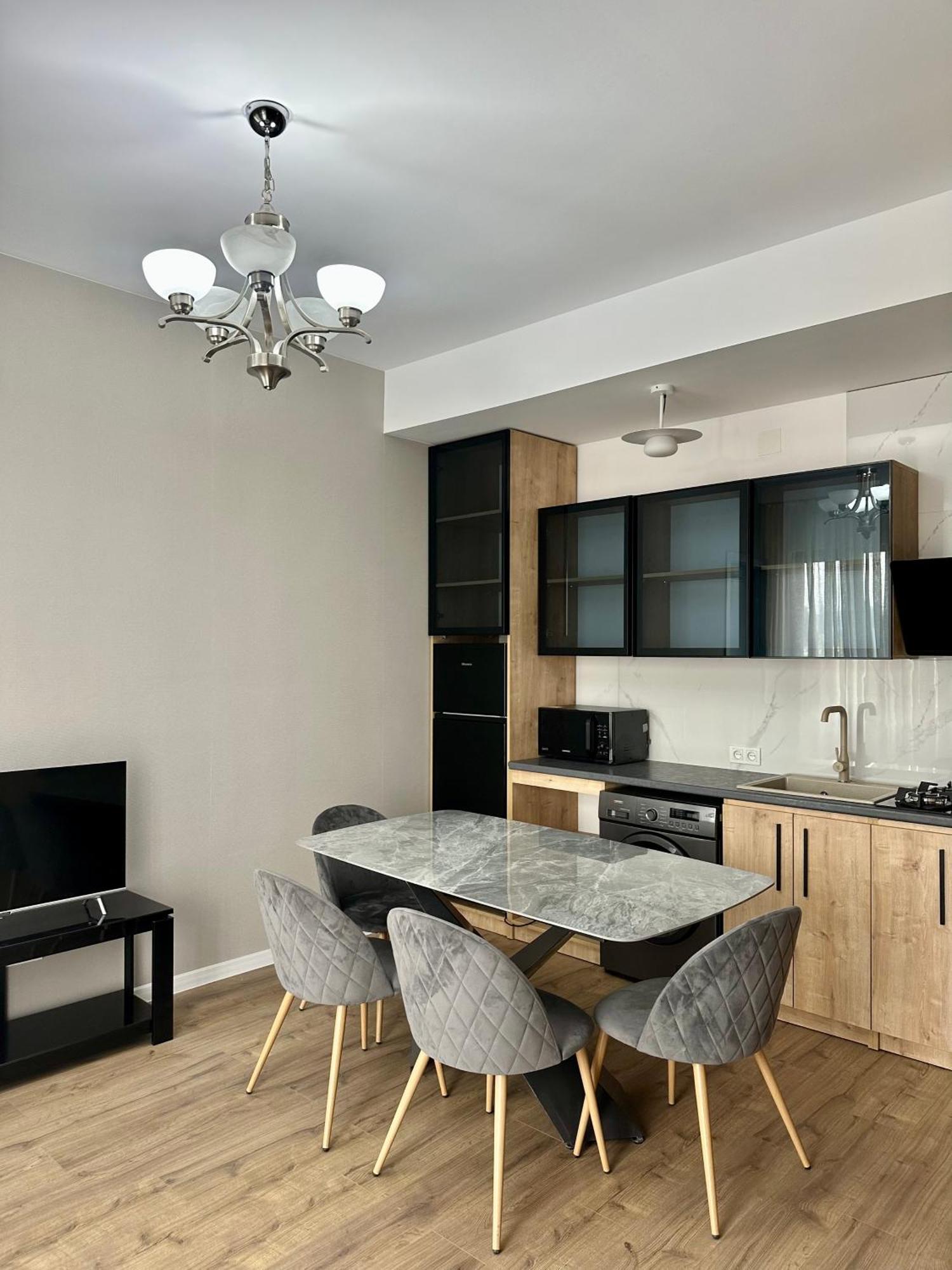 Aparthotel Koetaisi Buitenkant foto