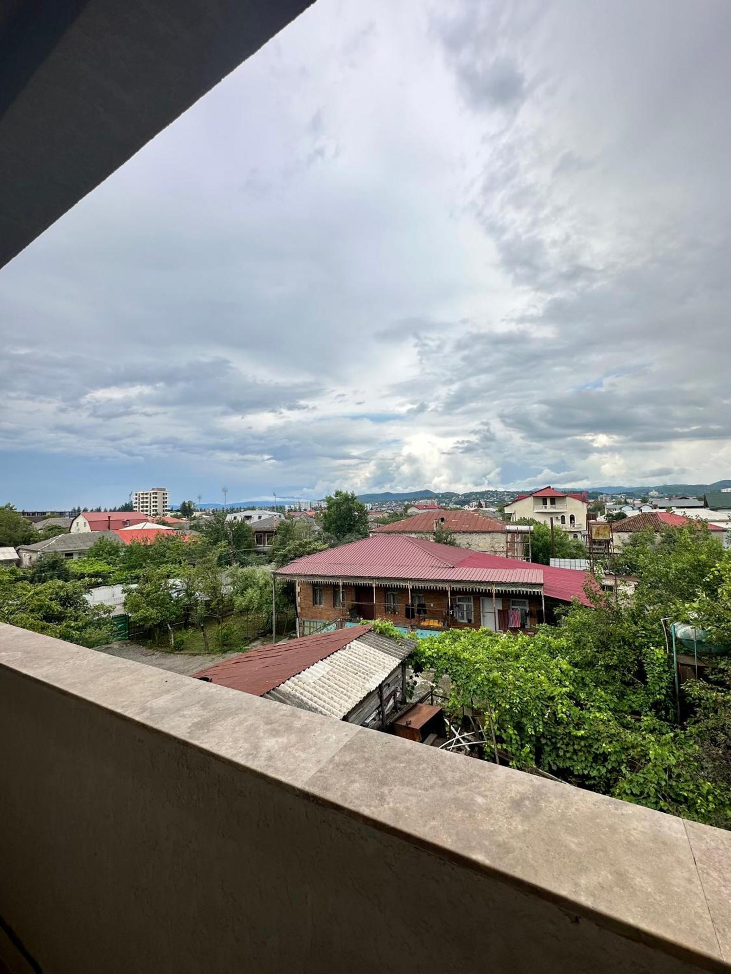 Aparthotel Koetaisi Buitenkant foto